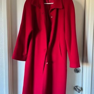 Wool cashmere long coat with Acetate lining.